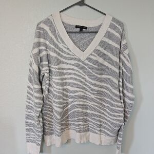 Banana Republic Gray Animal Print Sweater Size Medium